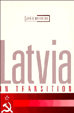 Latvia in Transition (Paperback) 9780521555371