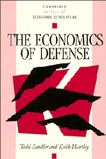 The Economics of Defense (Paperback) 9780521447287
