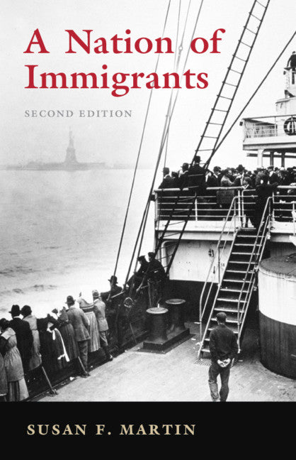 A Nation of Immigrants (Paperback / softback) 9781108820592